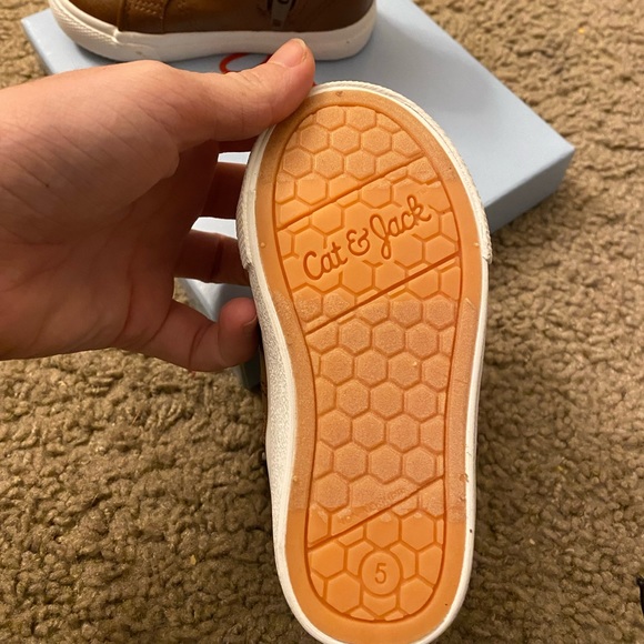 Cat and Jack toddler boots - Picture 2 of 2